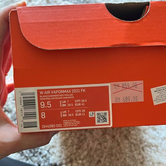 Nike flight club Womens Air Vapormax shoes black with red and leopard accents - Picture 5 of 10